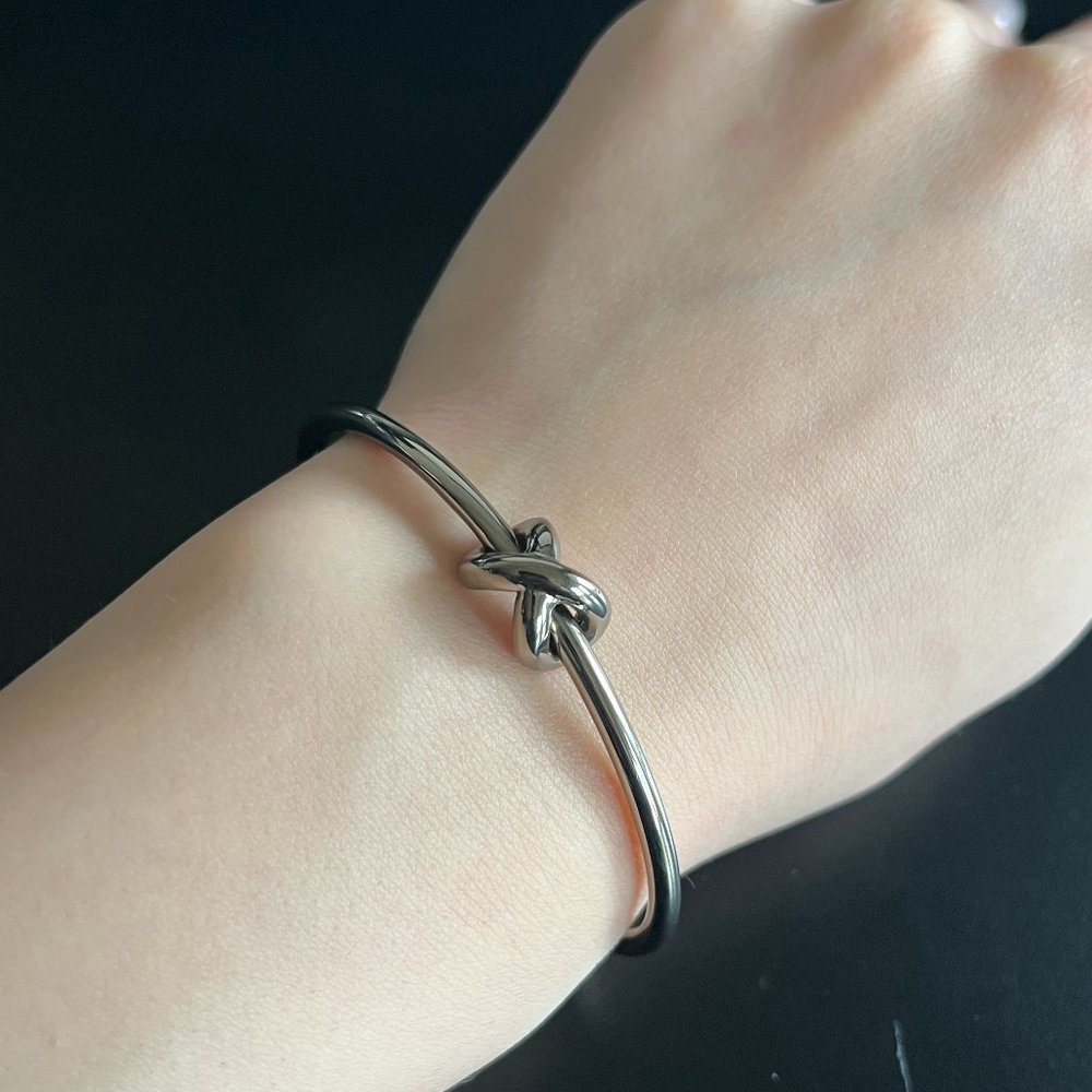 MVMT Knot Cuff